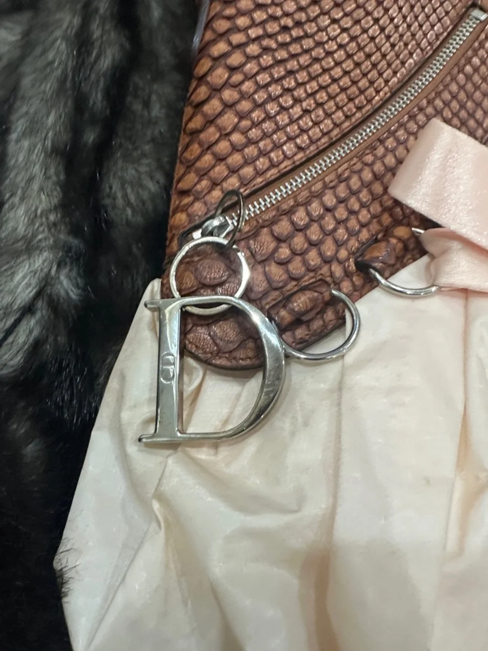 DIOR Brown snake skin & Cream Shoulder Bag with Pink Bow and Dior hardware. - Picture 2 of 12